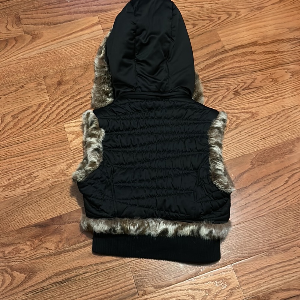 Vest - Picture 2 of 5